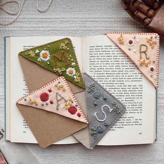 🎁Personalized Embroidered Corner Bookmark⏳